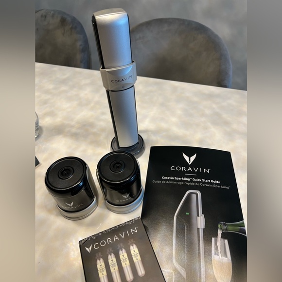 NWOT Coravin Sparkling Wine Bottle Preservation Set - Picture 2 of 2